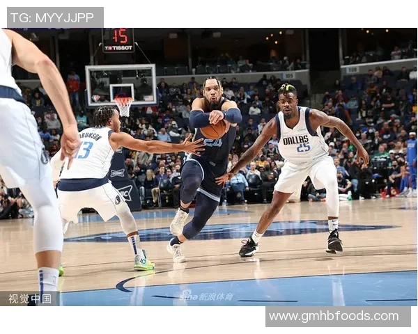 达拉斯独行侠与孟菲斯灰熊的激烈对决揭示NBA季后赛新动态